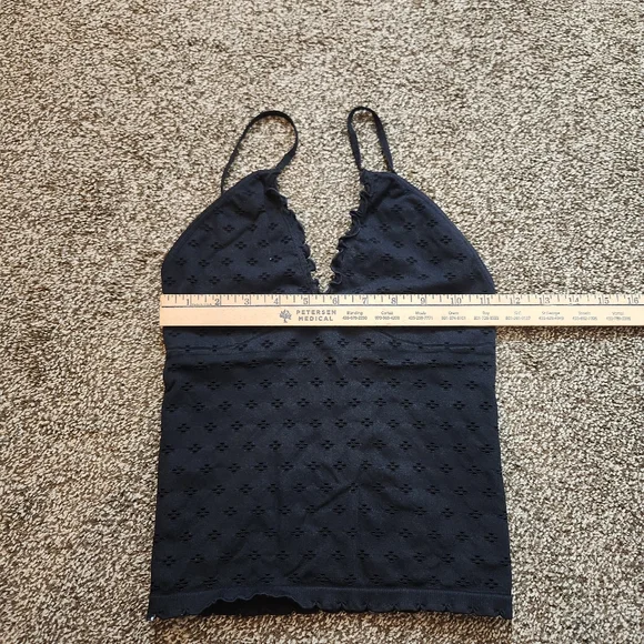 Free People Eyelet Seamless Triangle Crop Cami Tank Top Size‎ L/XL - Picture 6 of 7